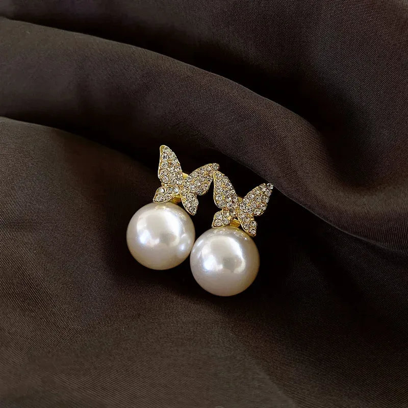 New Gold Plated Crystal Luxury Design Minimalist Butterfly Shaped Round Pearl Zircon Stud Earrings