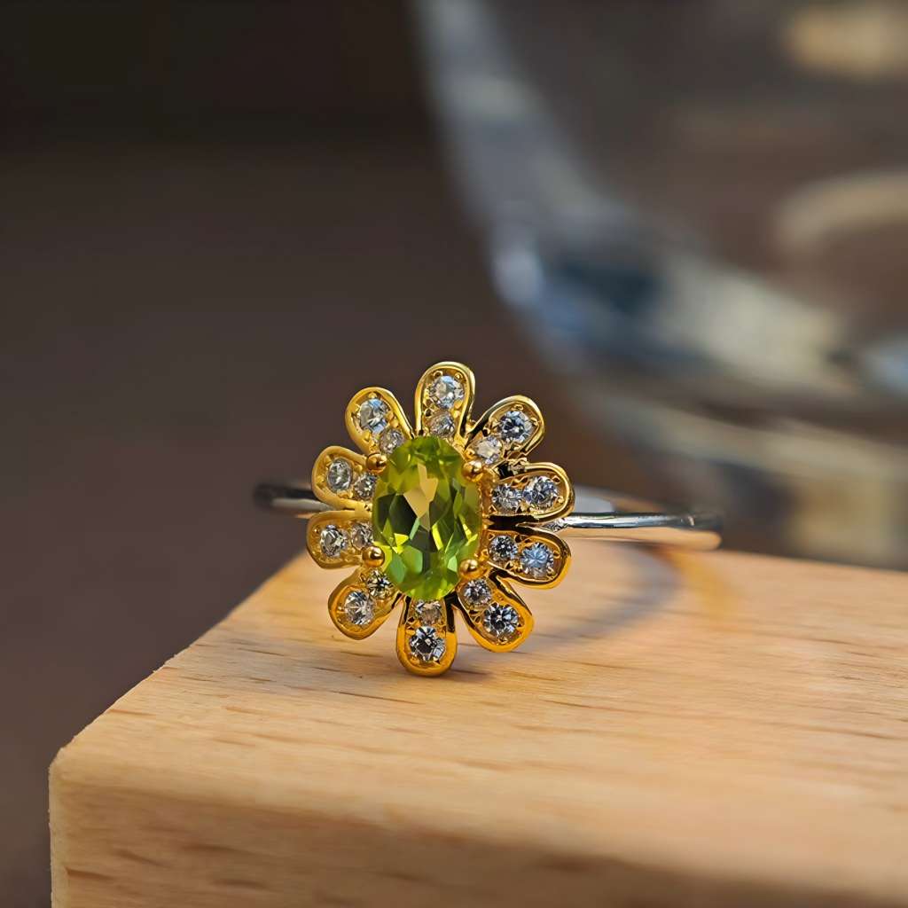 S925 Sunflower Four-claw Inlay Peridot Ring