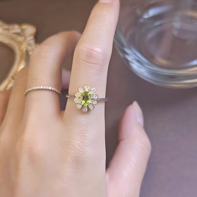 S925 Sunflower Four-claw Inlay Peridot Ring