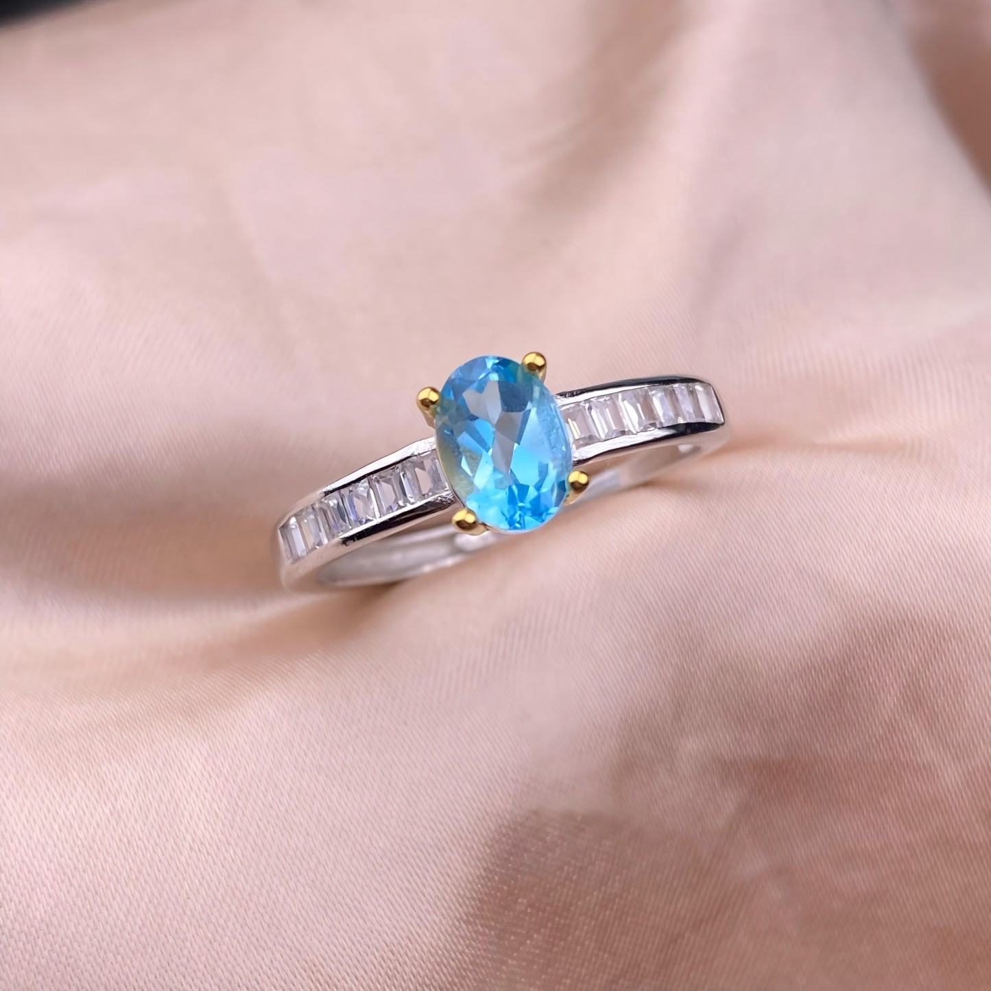 London Blue Topaz S925 Gold Inlay Faced Exquisite Simple Natural Crystal Silver Ring