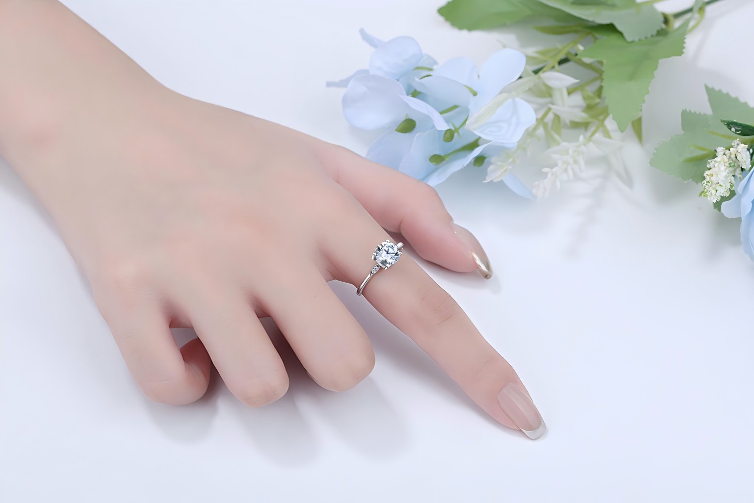 Moissanite Diamond S925 Silver Four Claw Setting One Carat Ring