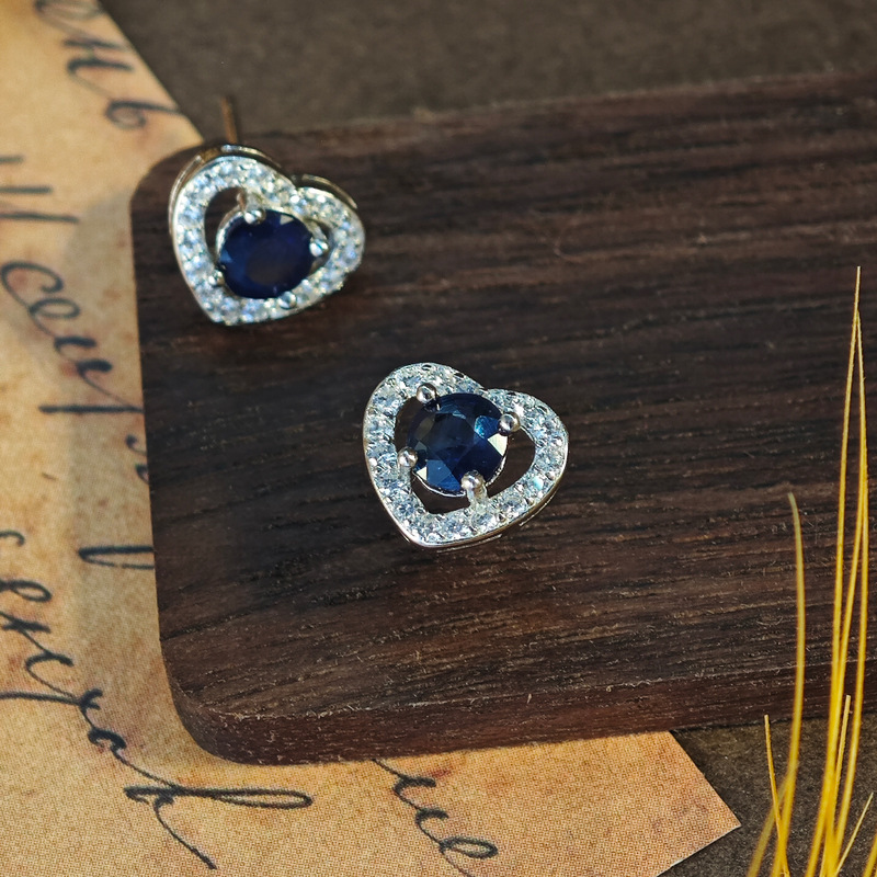 S925 Silver Earring Heart-shaped Sapphire With Simple and Elegant Design 
