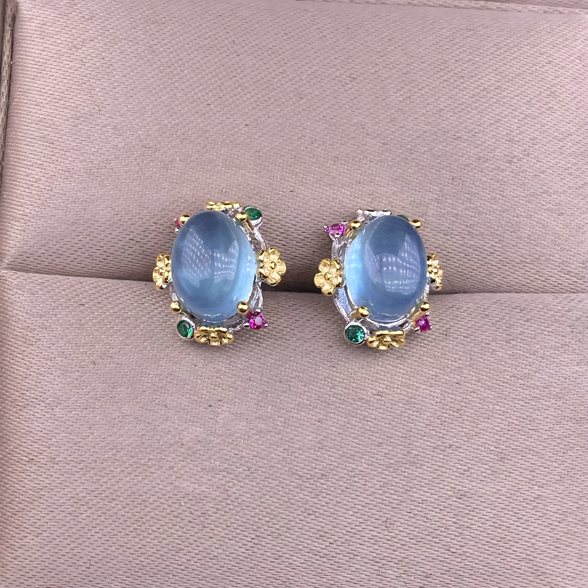 Oval Aquamarine S925 Silver Earring Inlaid With Double Gold Lace Design