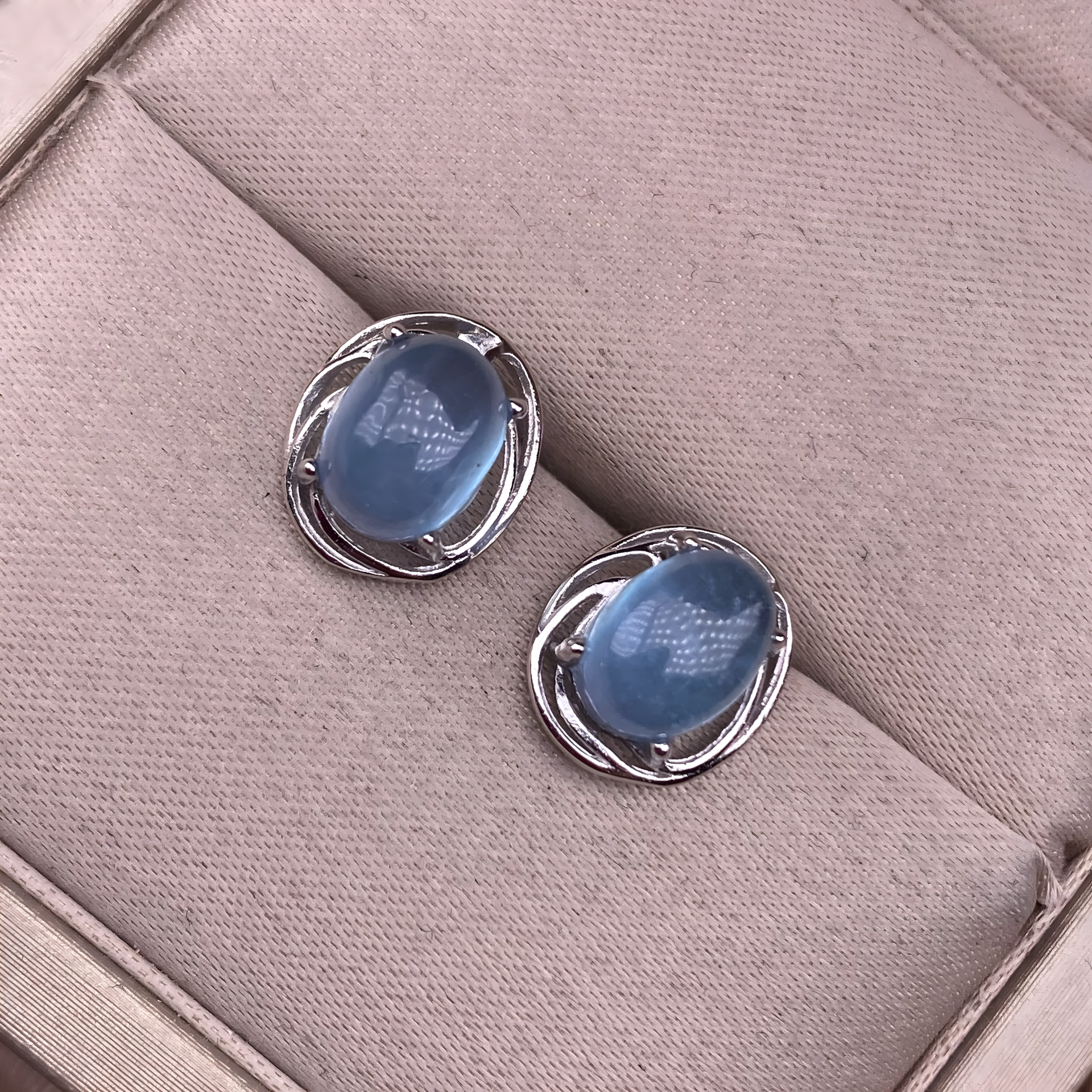 Oval Aquamarine S925 Silver Earring Four Claws Inlay Natural Crystal Design