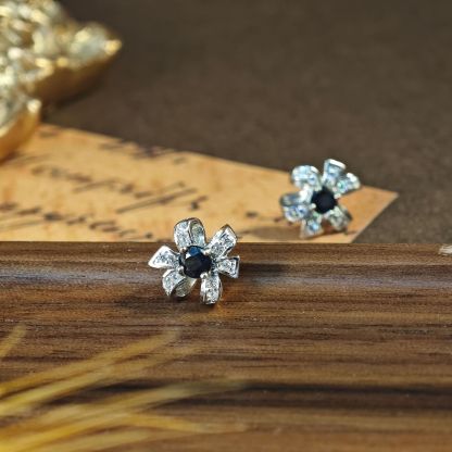 Flower Design S925 Earring Inlay A Sapphire Natural Crystal