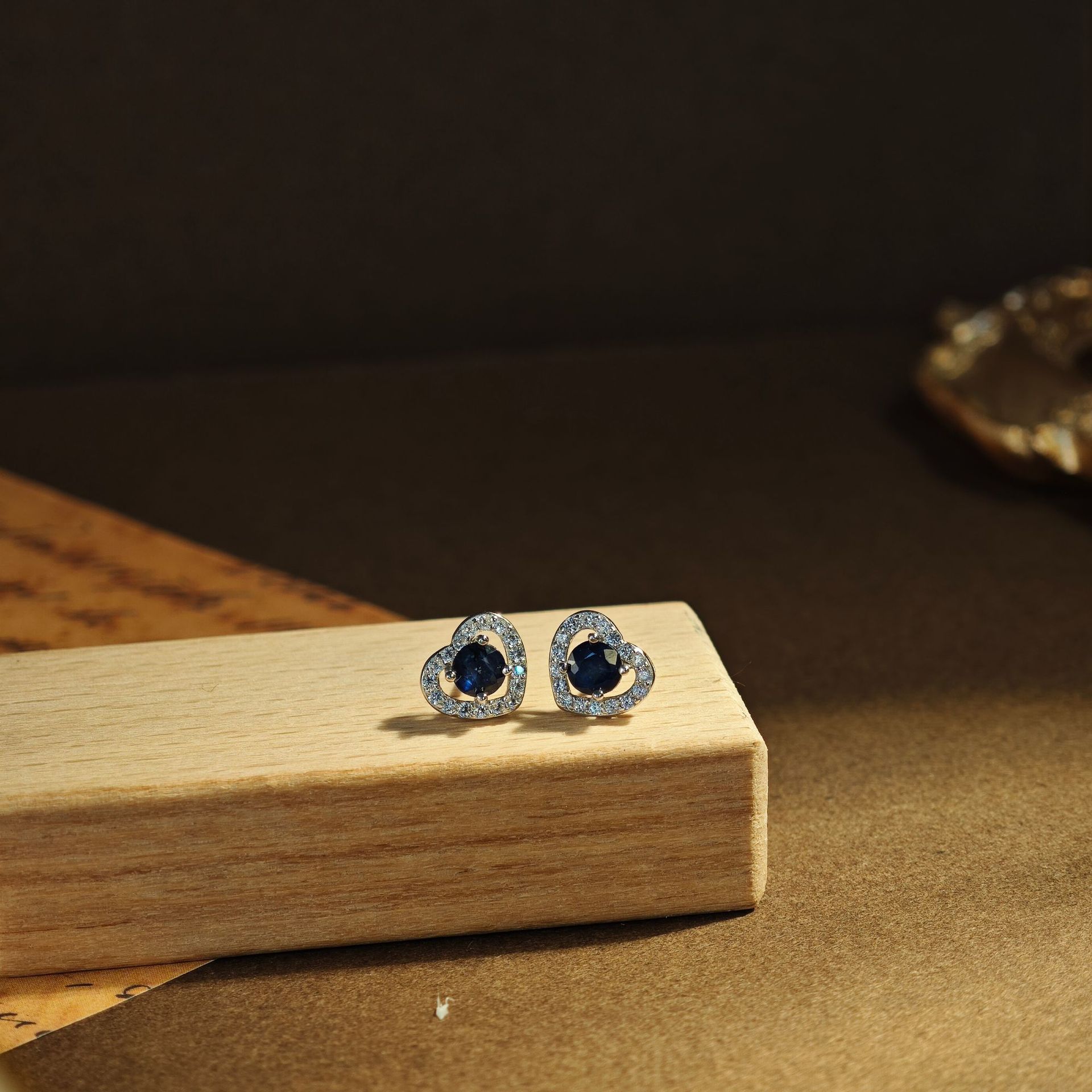S925 Silver Earring Heart-shaped Sapphire With Simple and Elegant Design 