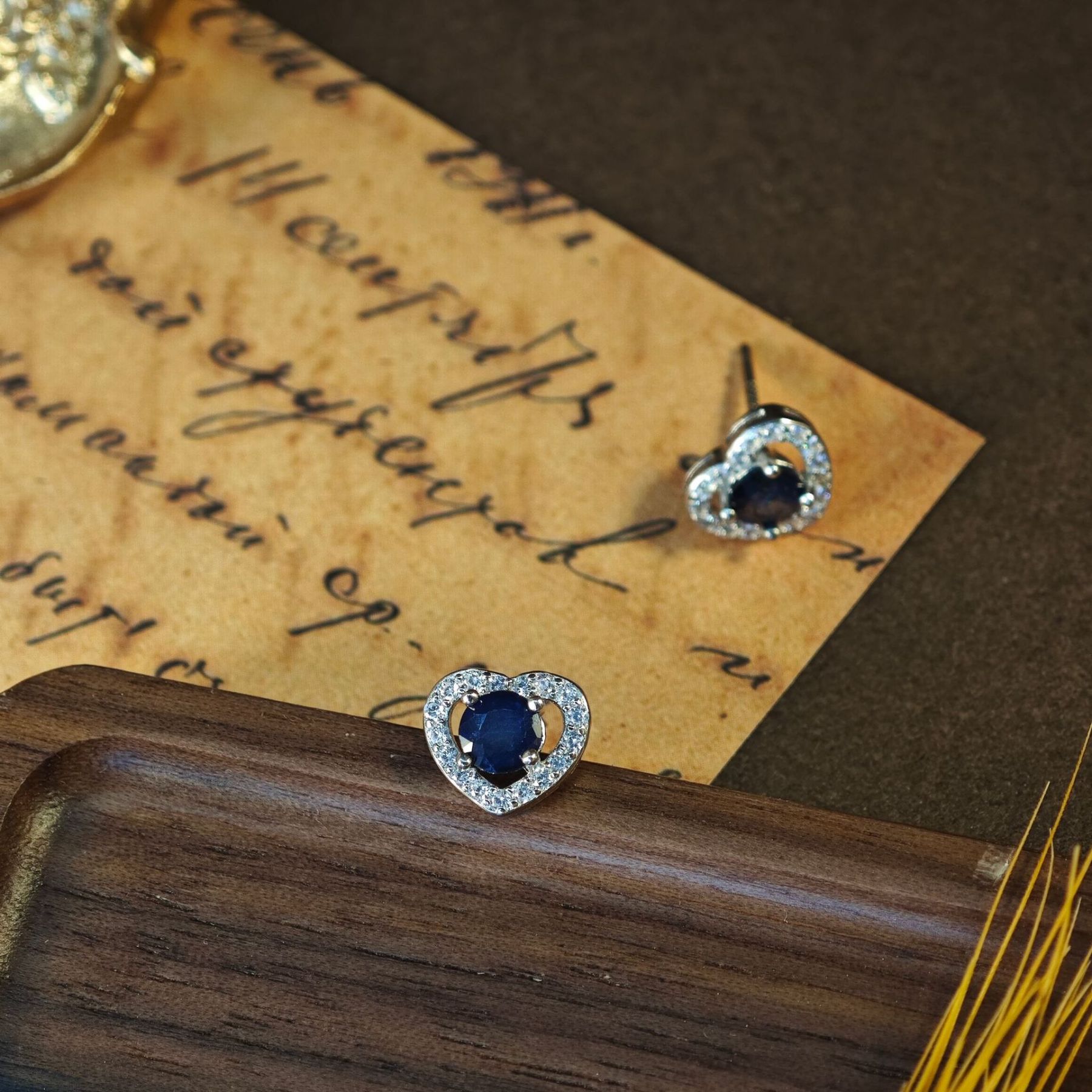 S925 Silver Earring Heart-shaped Sapphire With Simple and Elegant Design 