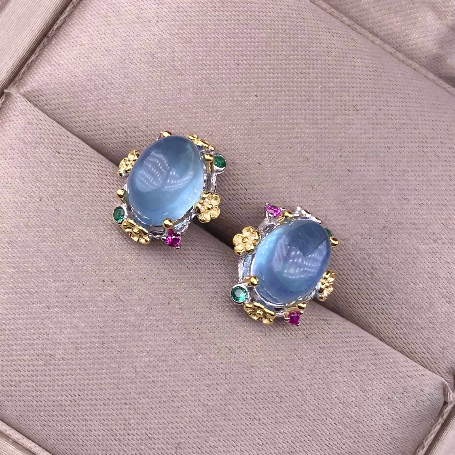 Oval Aquamarine S925 Silver Earring Inlaid With Double Gold Lace Design