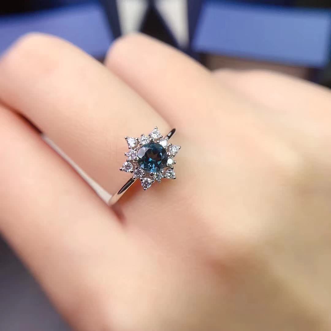 Round Faceted London Blue Topaz S925 Silver Ring Snowflake Design