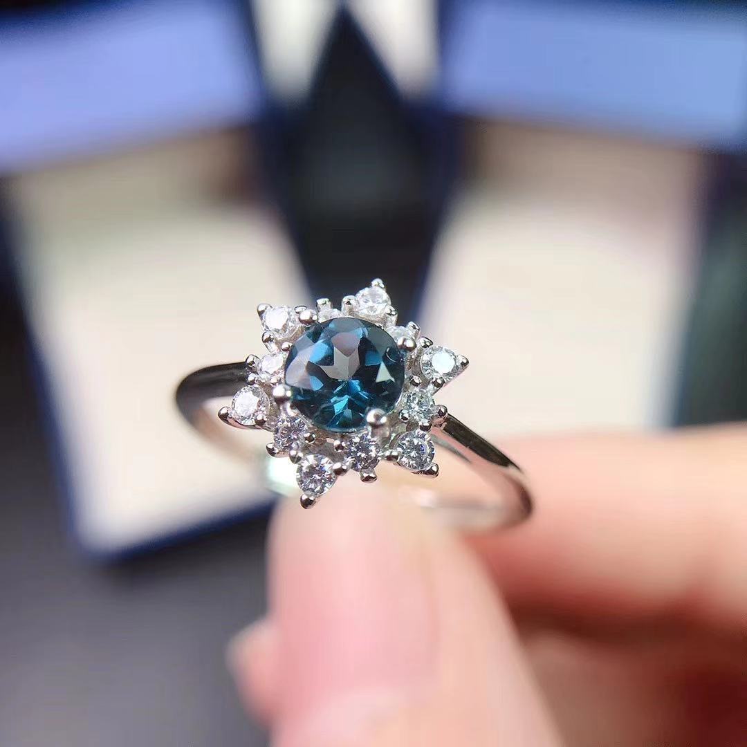 Round Faceted London Blue Topaz S925 Silver Ring Snowflake Design