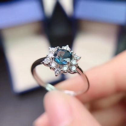 Round Faceted London Blue Topaz S925 Silver Ring Snowflake Design