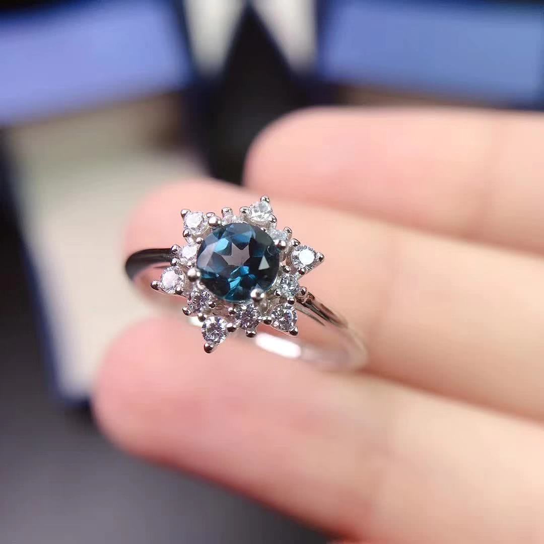 Round Faceted London Blue Topaz S925 Silver Ring Snowflake Design