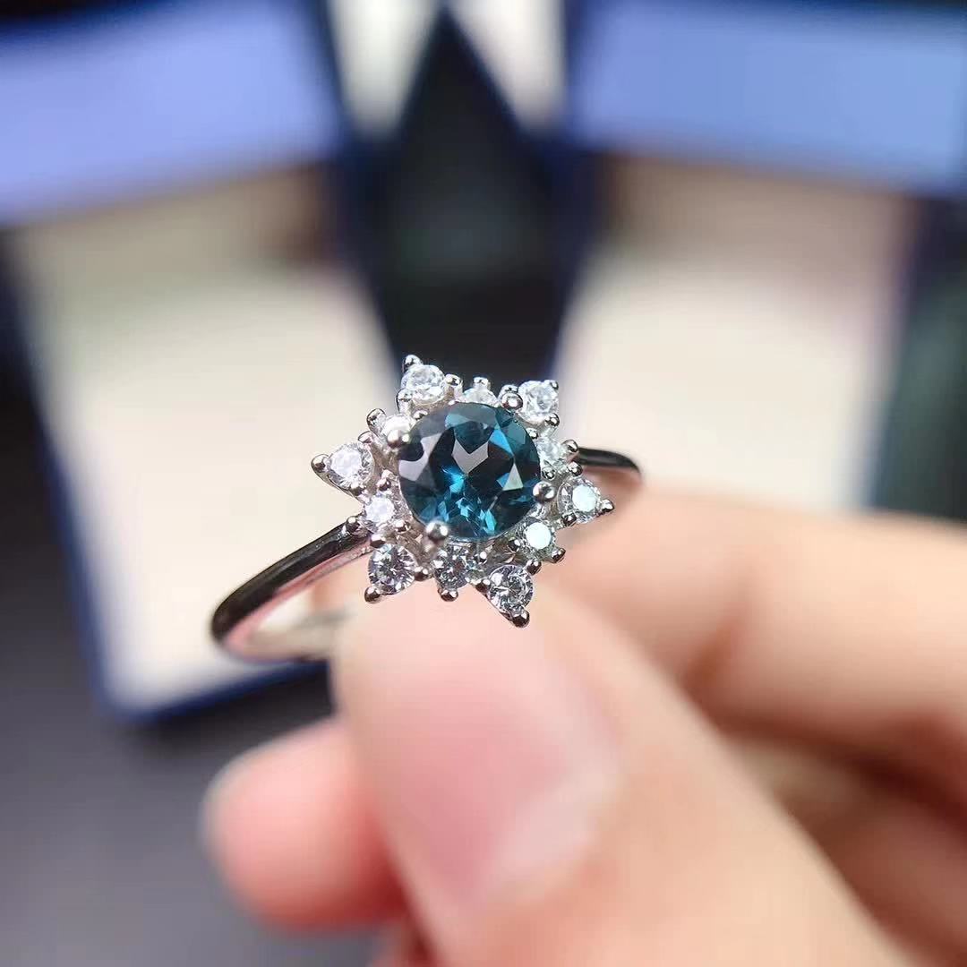Round Faceted London Blue Topaz S925 Silver Ring Snowflake Design