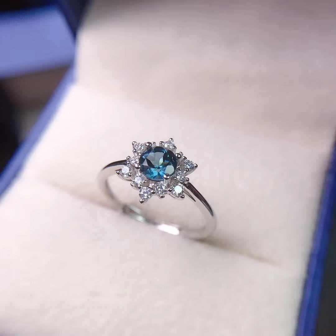 Round Faceted London Blue Topaz S925 Silver Ring Snowflake Design