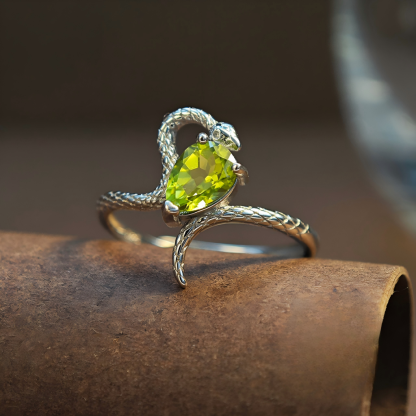S925 Silver 3D Snake Peridot Ring