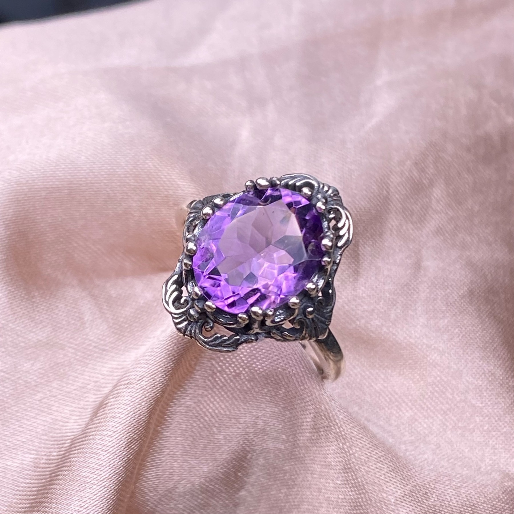Amethyst S925 Inlaid Vintage Silver Lace With A Faced Natural Crystal Ring