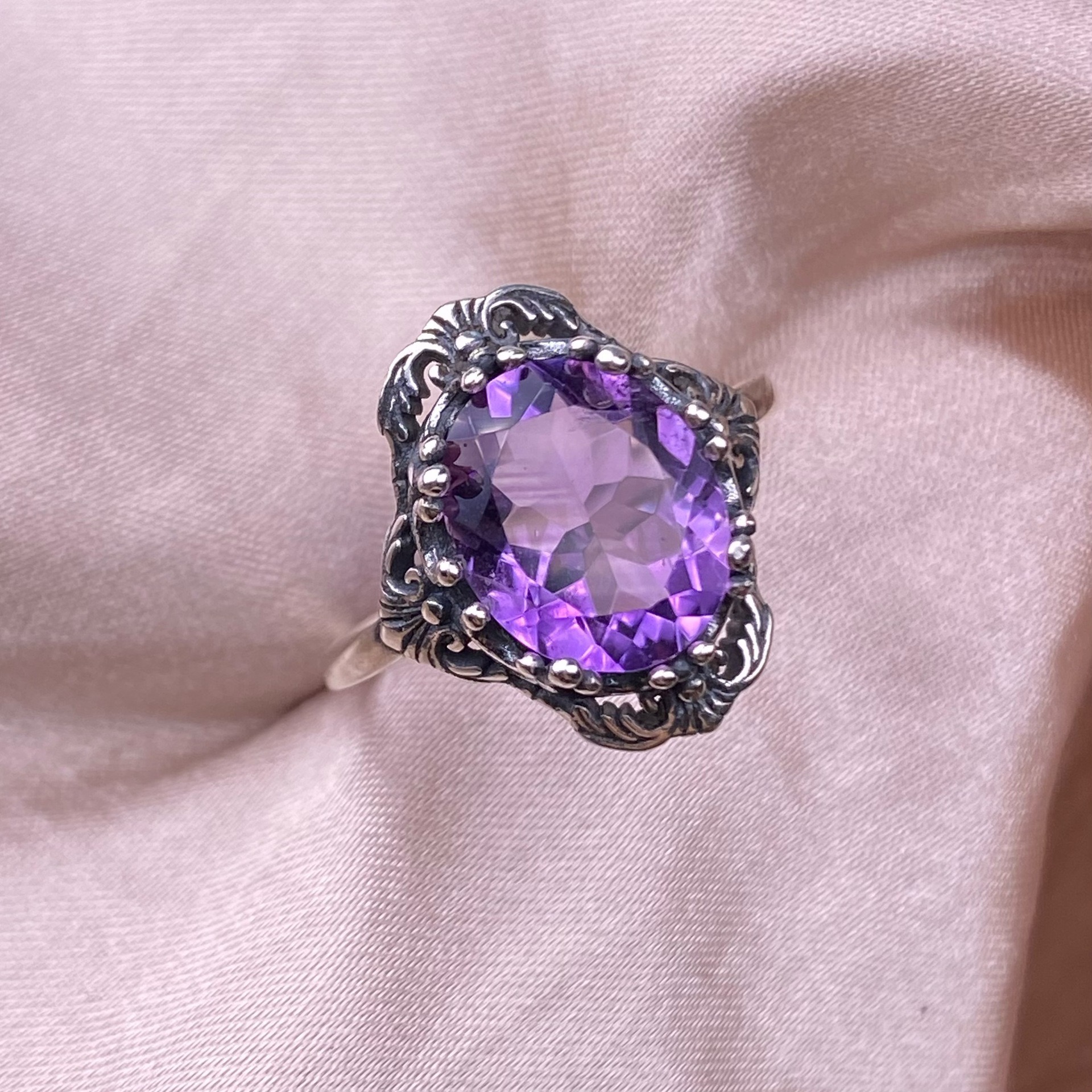 Amethyst S925 Inlaid Vintage Silver Lace With A Faced Natural Crystal Ring