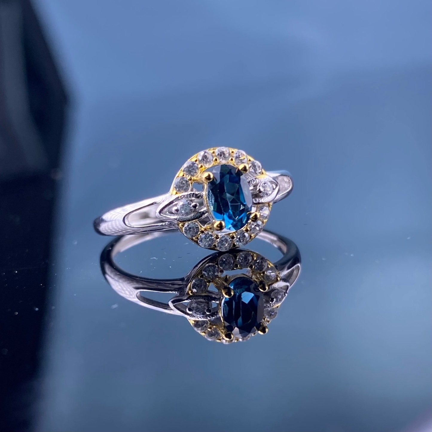 London Blue Topaz S925 Gold Color Sunflower Light Luxury Faced Natural Crystal Ring