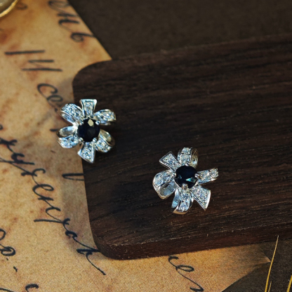 Flower Design S925 Earring Inlay A Sapphire Natural Crystal