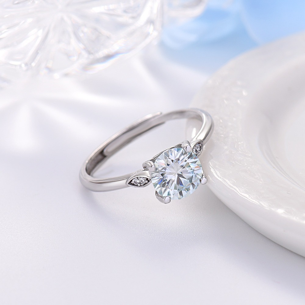 Moissanite Diamond S925 Silver Four Claw Setting One Carat Ring