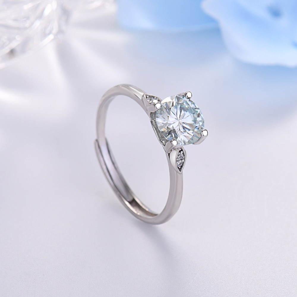 Moissanite Diamond S925 Silver Four Claw Setting One Carat Ring