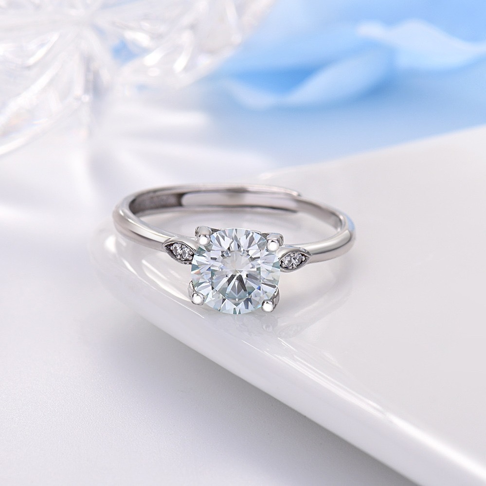Moissanite Diamond S925 Silver Four Claw Setting One Carat Ring