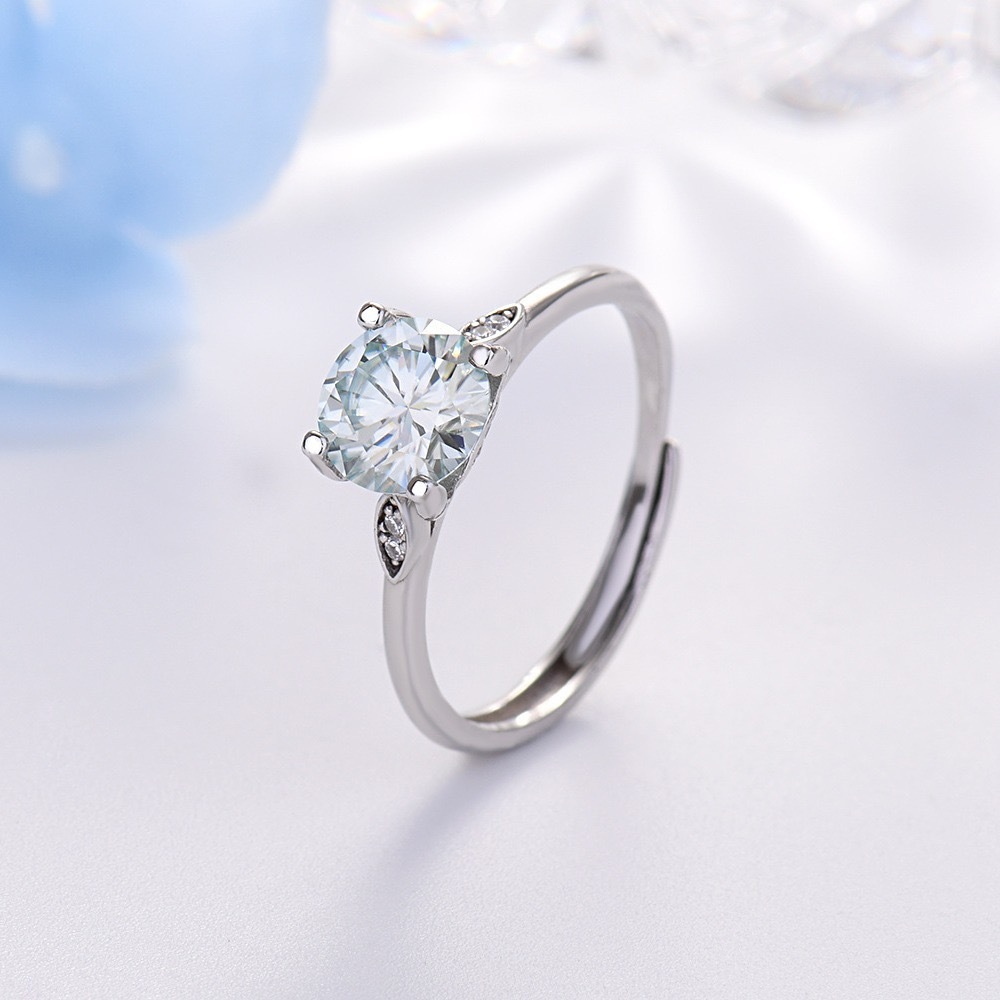 Moissanite Diamond S925 Silver Four Claw Setting One Carat Ring
