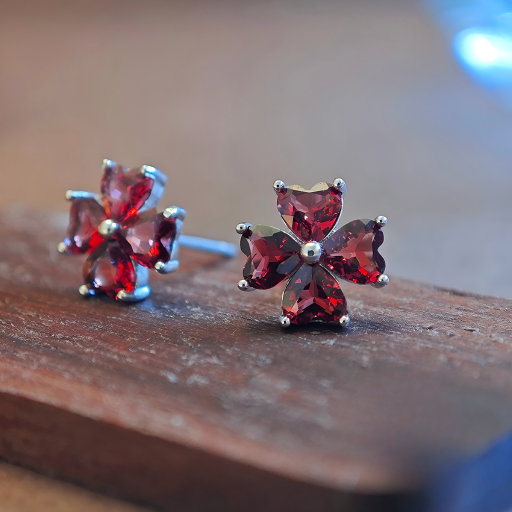 S925 Garnet Clover Earrings
