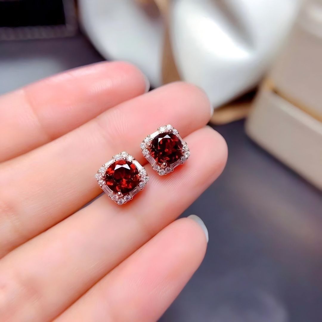 Square Garnet S925 Silver Ring / Earring / Pendent / Necklace Four Claws Design