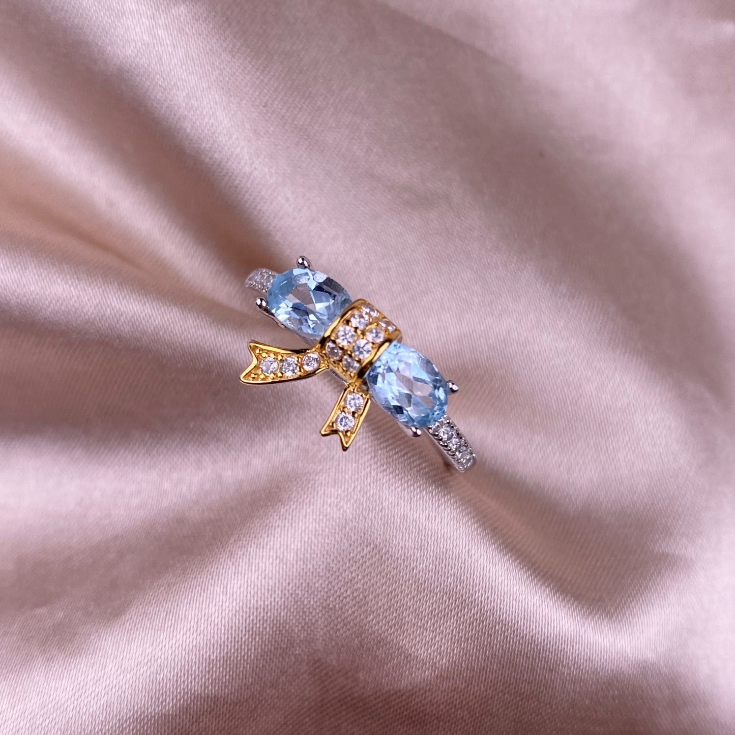 Swiss Blue Topaz S925 Gold Bowknot Design Silver Ring