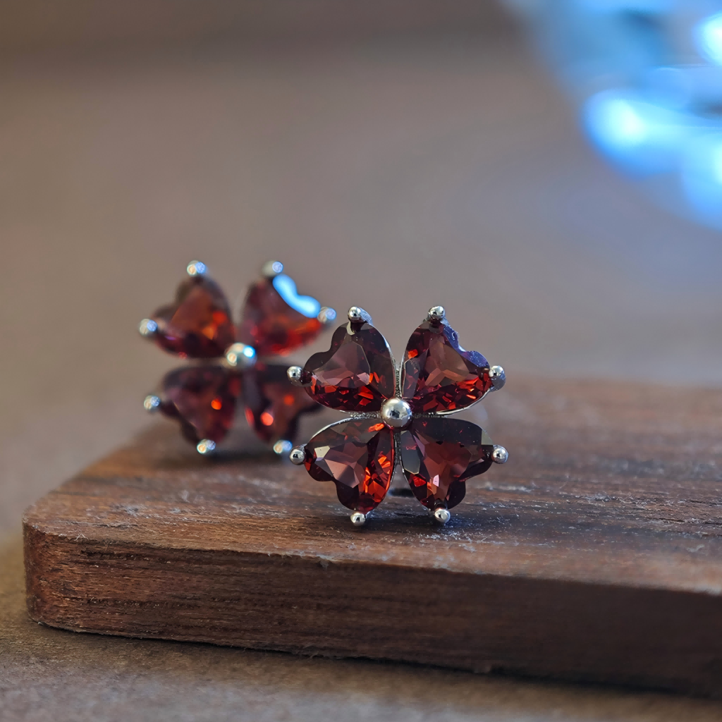 S925 Garnet Clover Earrings