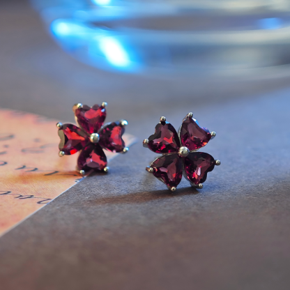 S925 Garnet Clover Earrings
