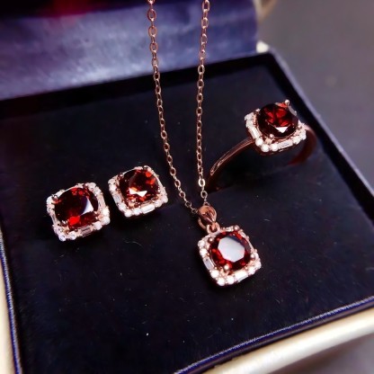 Square Garnet S925 Silver Ring / Earring / Pendent / Necklace Four Claws Design