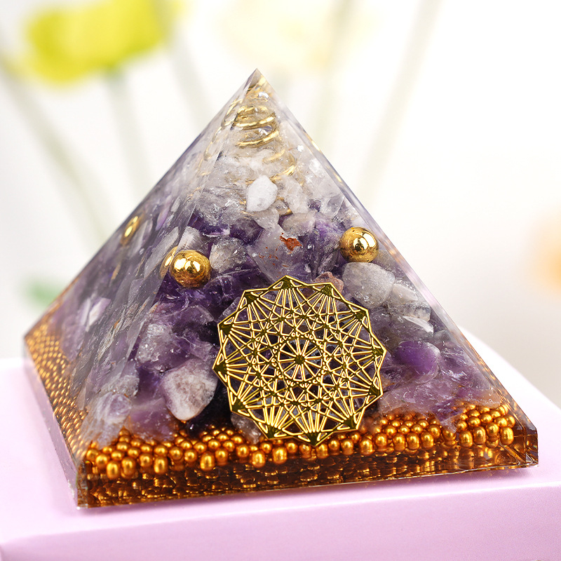 6.5cm Pyramid Gravel Resin Crystal Carving,185g