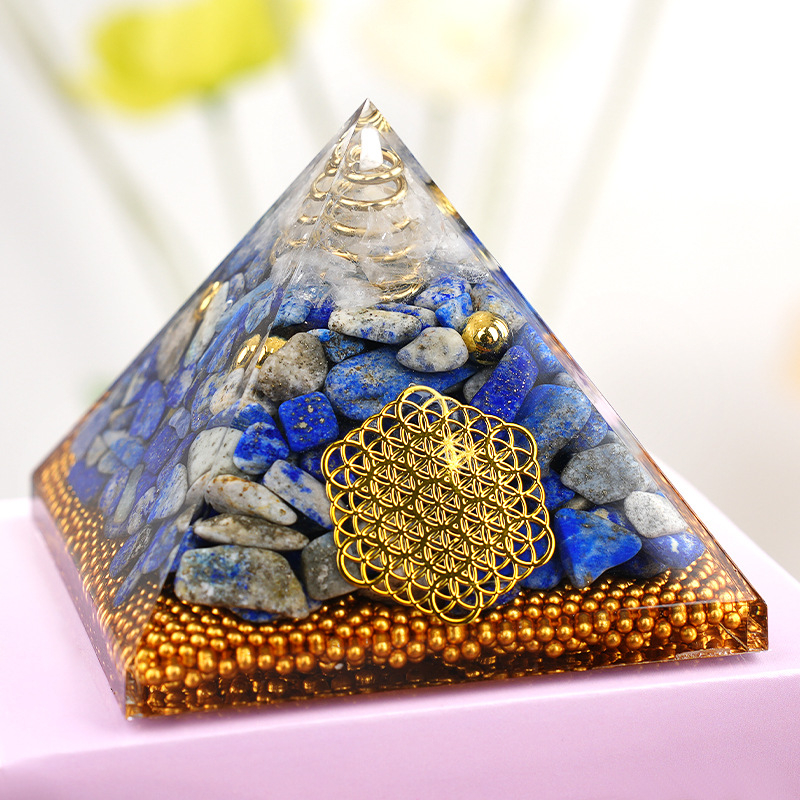 6.5cm Pyramid Gravel Resin Crystal Carving,185g