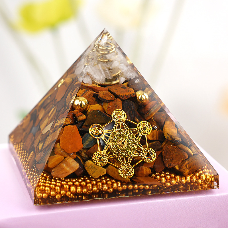 6.5cm Pyramid Gravel Resin Crystal Carving,185g