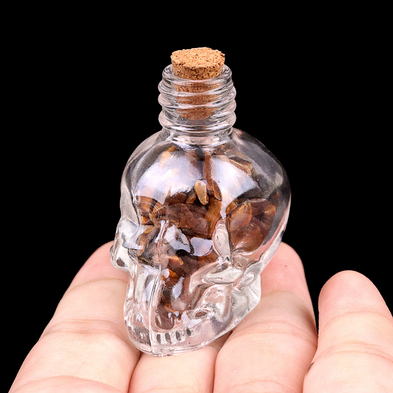 Crystal skull bottle with crushed stone carving,40g