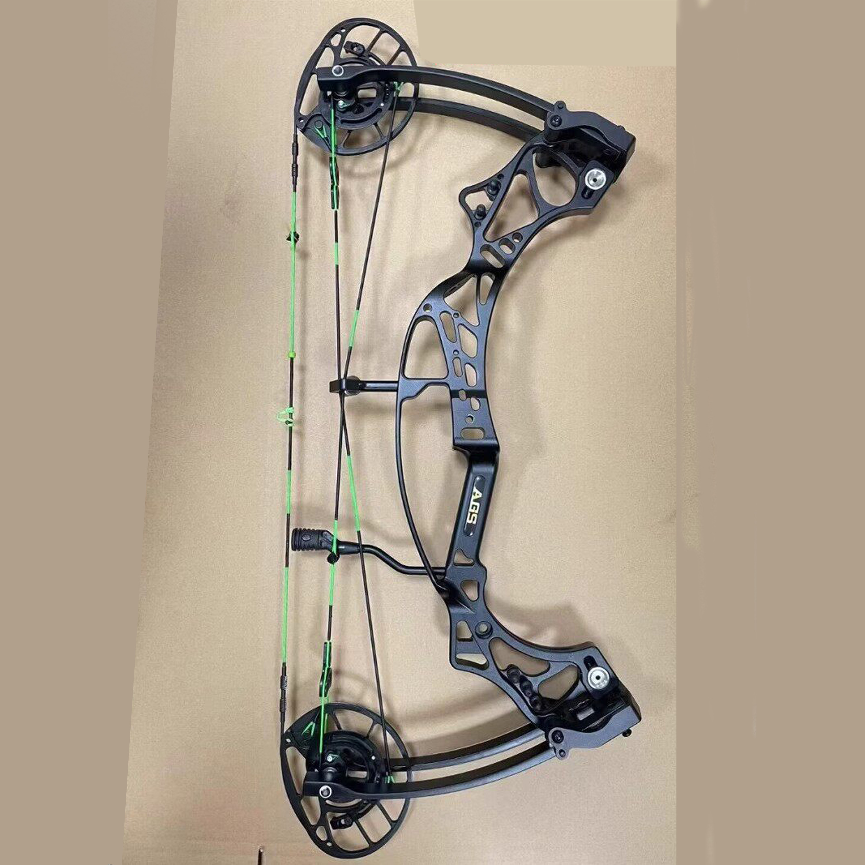 AGS Compound Bow Kit Target Shooting 40-70lbs Bow Target Archery