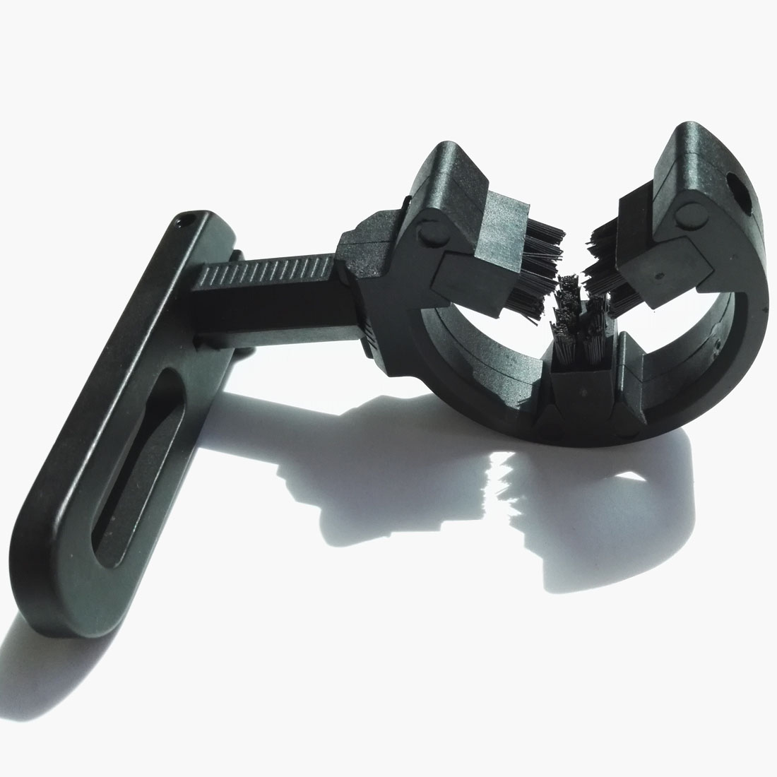 Brush Arrow Rest for Compound Bows – Black Camo Magnetic Arrow Holder