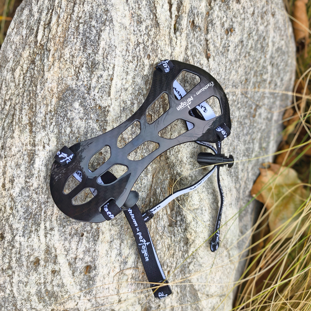Carbon Fiber Archery Arm Guard – Adjustable Elastic Strap