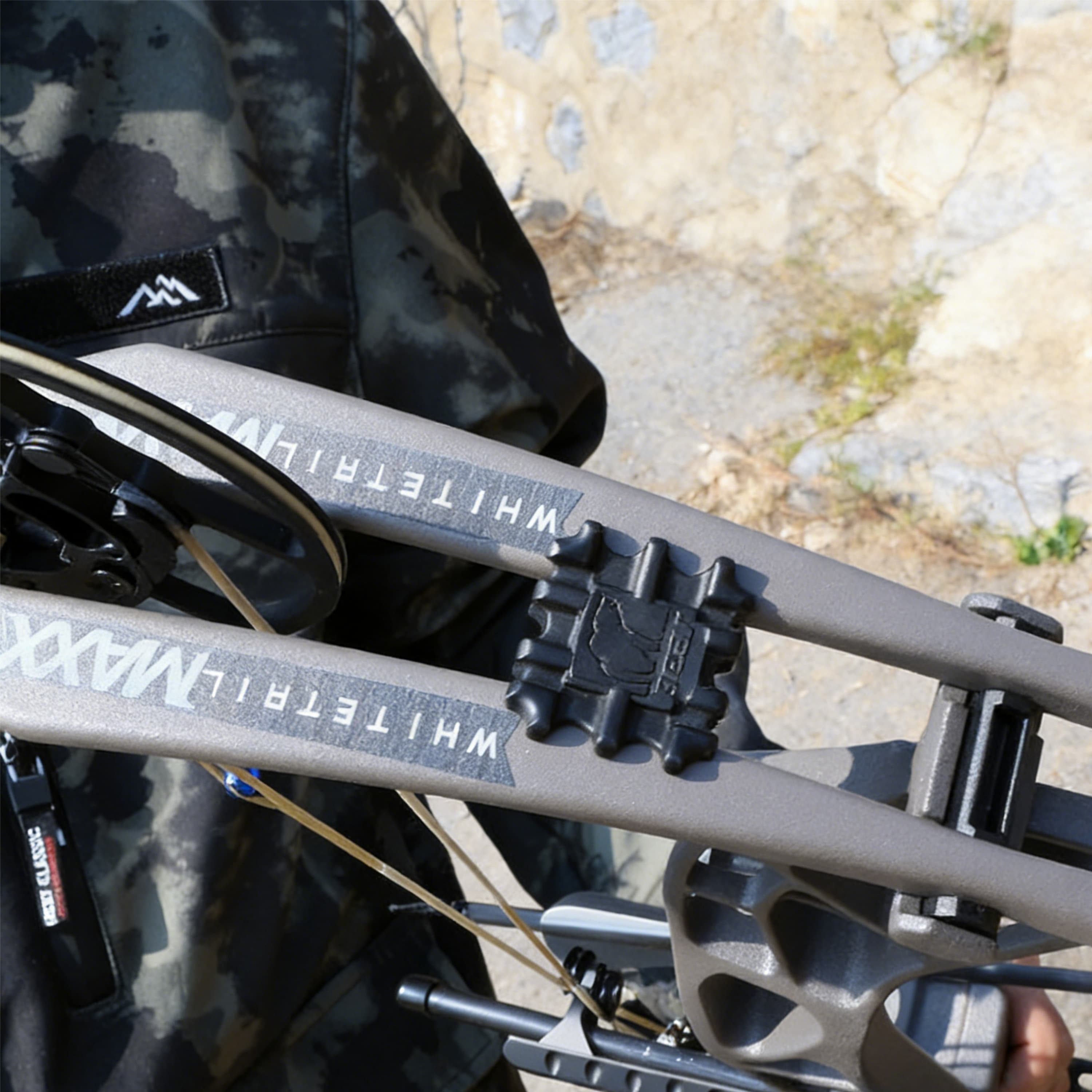 BEAR Compound Bow Kit 45-70lbs Shooting Hunting Target Archery