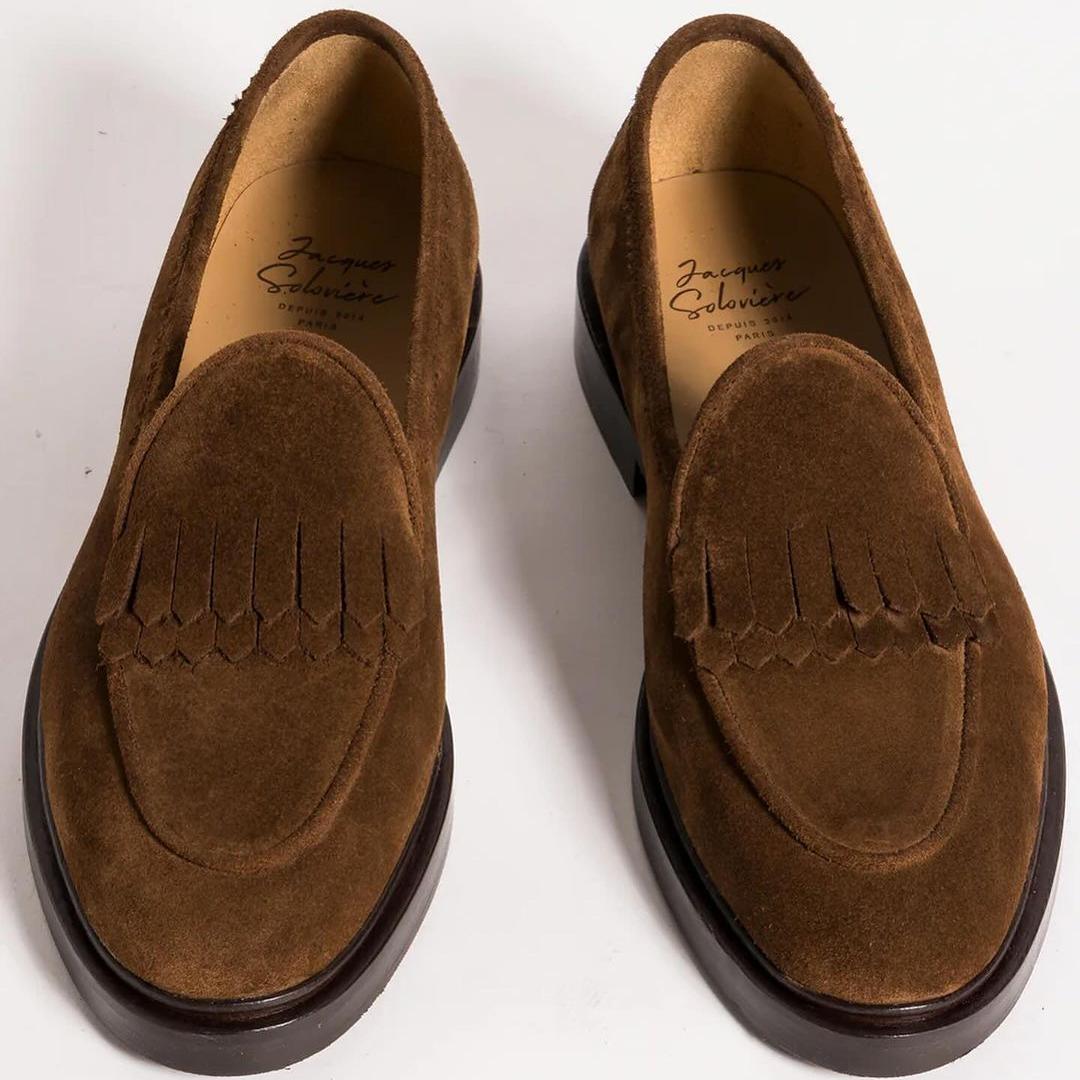 It’s A Stylish Presence While Remaining Discreet, Completing A Sharp Look Without Overembellishment