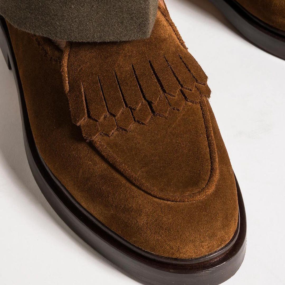 It’s A Stylish Presence While Remaining Discreet, Completing A Sharp Look Without Overembellishment