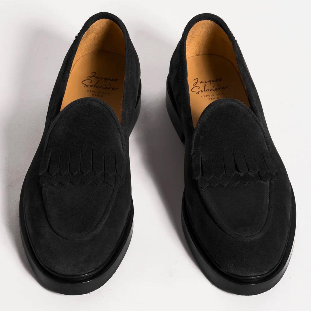 It’s A Stylish Presence While Remaining Discreet, Completing A Sharp Look Without Overembellishment