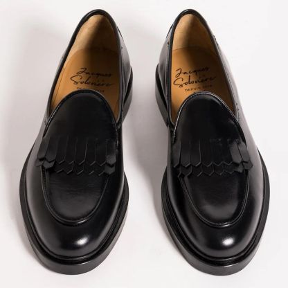 It’s A Stylish Presence While Remaining Discreet, Completing A Sharp Look Without Overembellishment