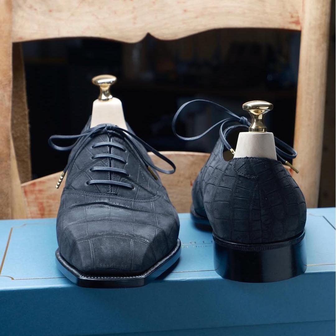 Chisel-toe Shape Plain Toe Oxford In Black Color Nubuck Crocodile Leather