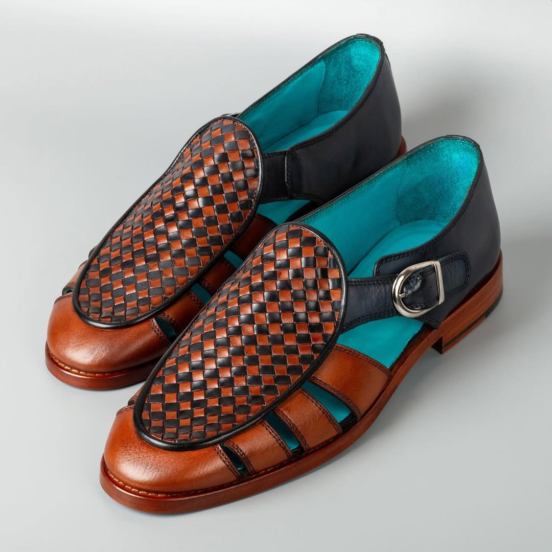 KINABALU GREEN-BLACK AND NAVY-TAN