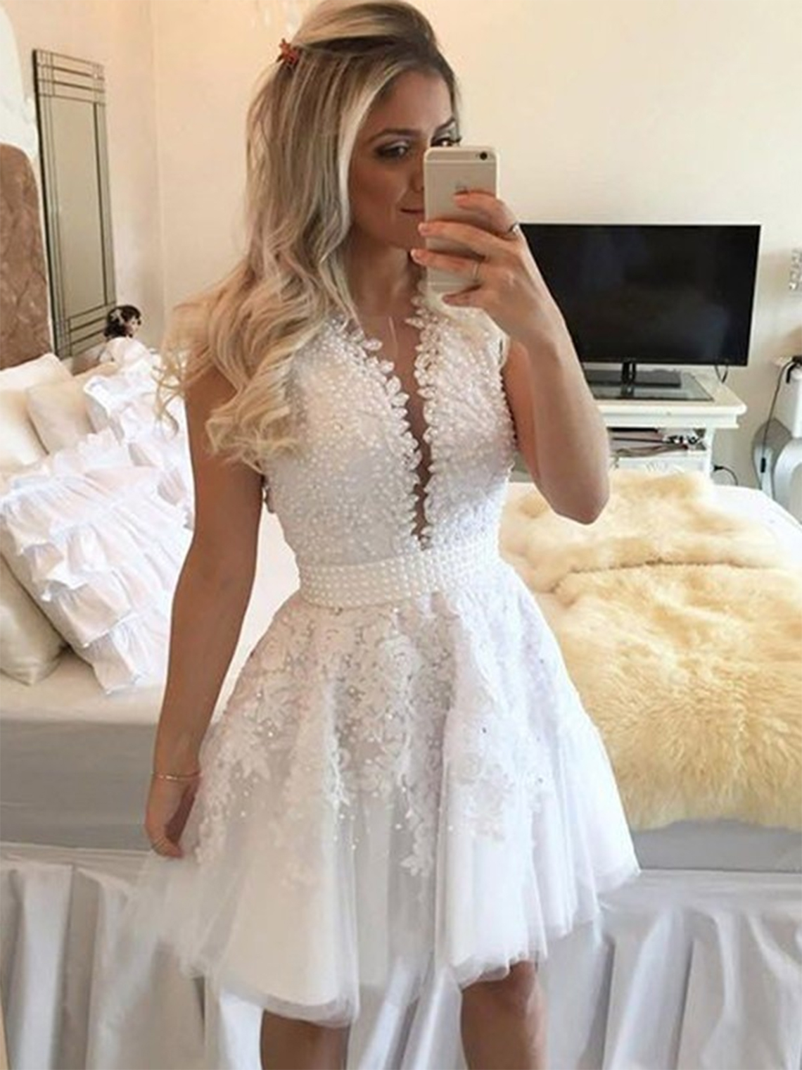 A-Line/Princess Sleeveless V-neck Tulle Beading Short/Mini Dresses