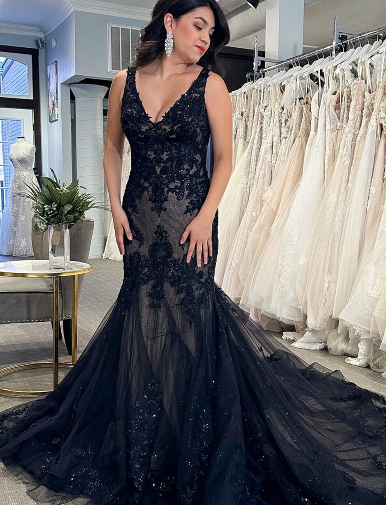 Mermaid Black Tulle Appliques V-Neck Trumpet Long Wedding Dress