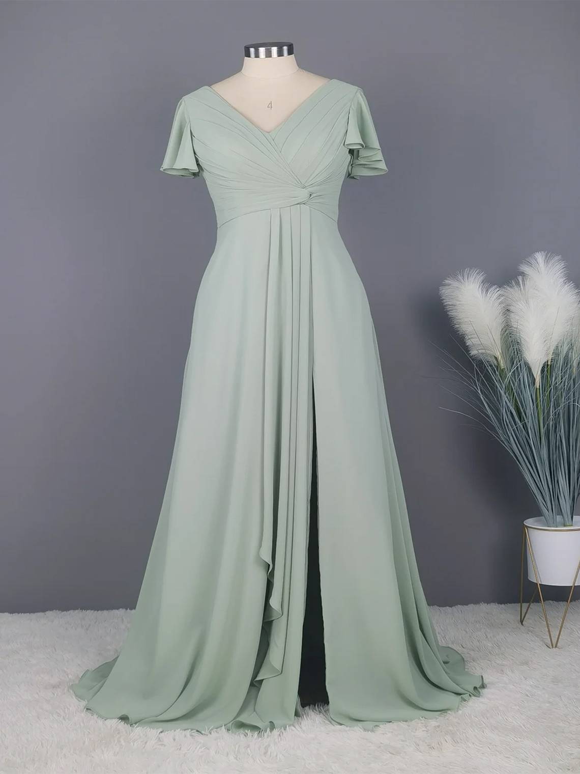 Sheath/Column Bridesmaid Dress Long Chiffon V Neck Light Green Lace Up